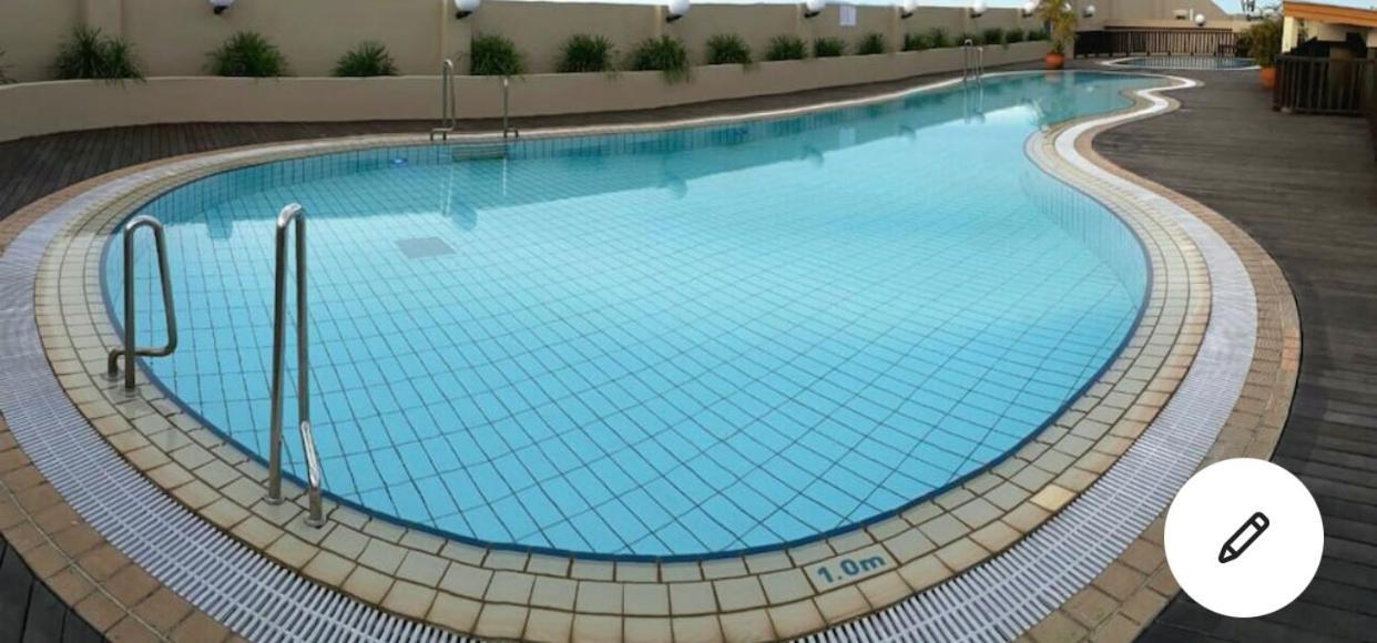 Riverbank Suites Waterfront Kuching Buitenkant foto